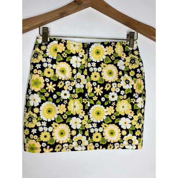 Motel Women's XS Floral Flower Green Yellow Black Mini Skirt NWOT - Picture 3 of 6